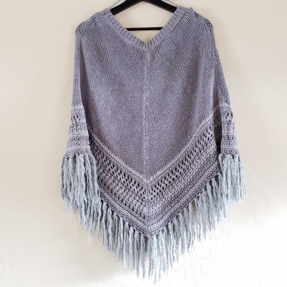 Beautiful Thick Woven Grey Poncho - Picture 2 of 3